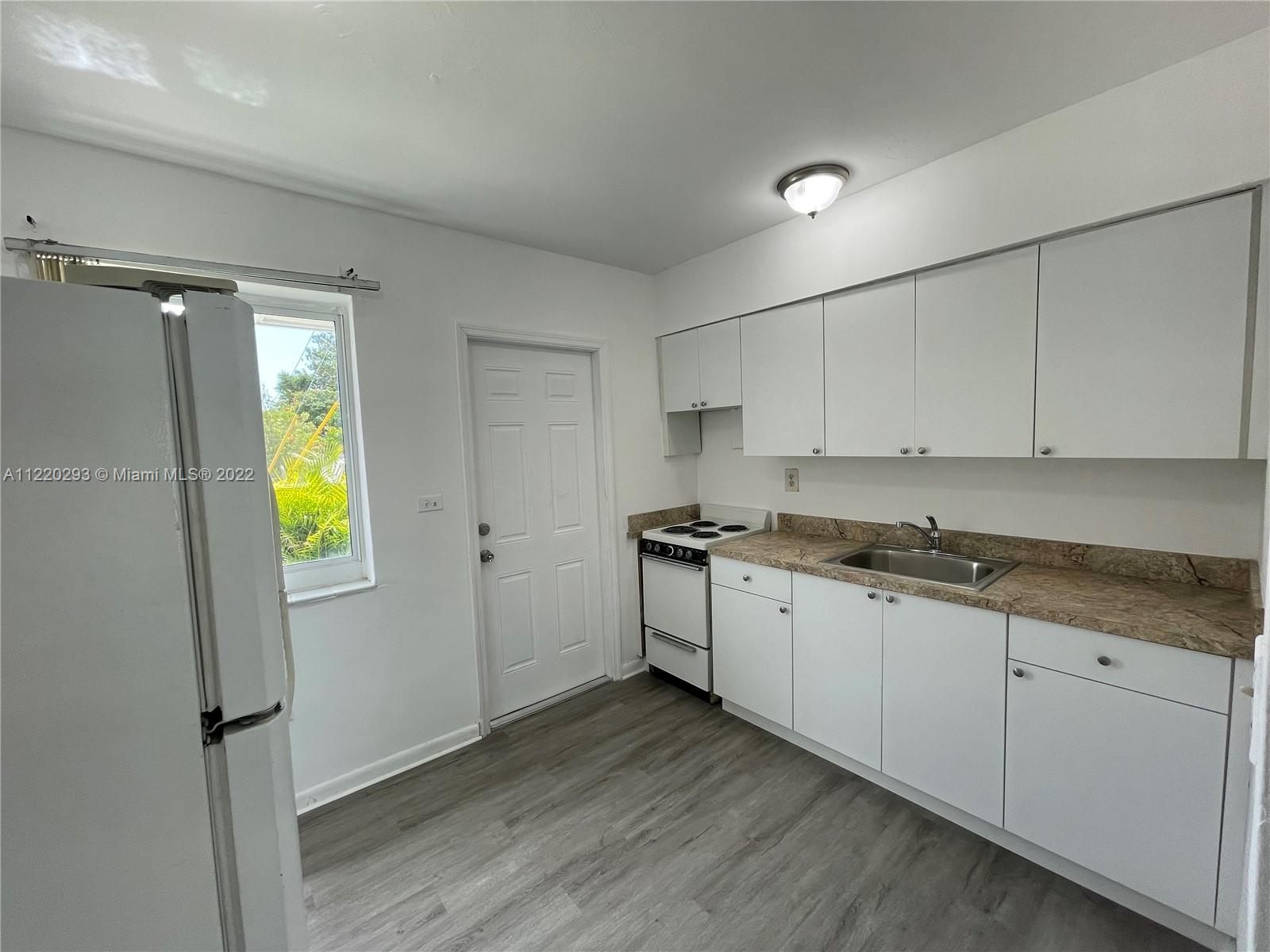 RIVERSIDE FARMS - Residential