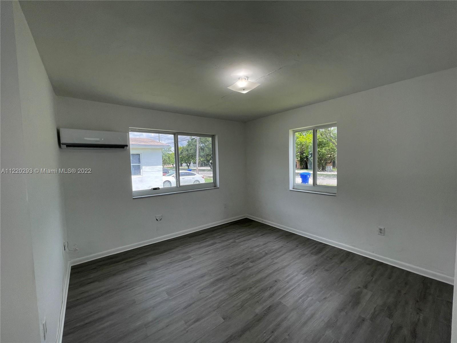 RIVERSIDE FARMS - Residential