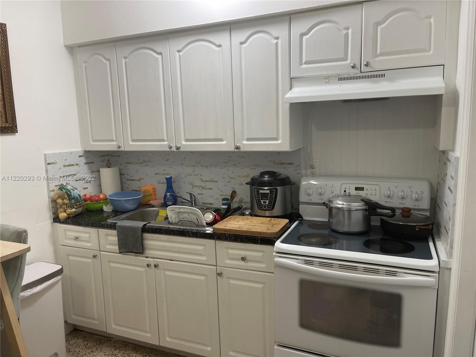RIVERSIDE FARMS - Residential