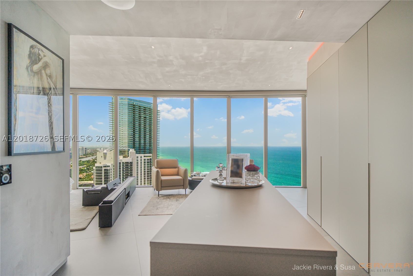 18555 COLLINS AVENUE COND - Residential