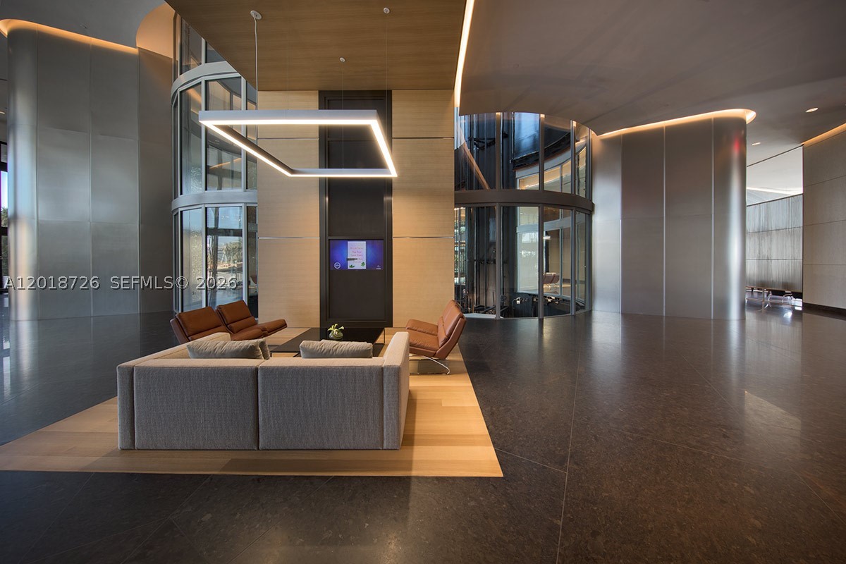18555 COLLINS AVENUE COND - Residential
