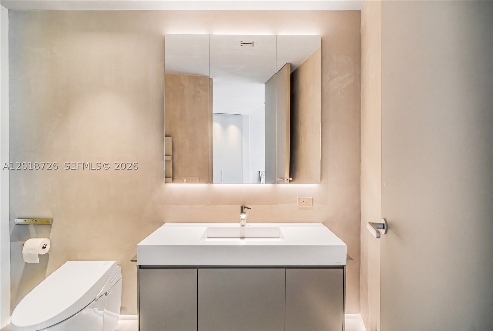 18555 COLLINS AVENUE COND - Residential