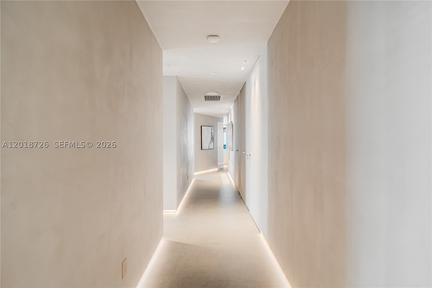18555 COLLINS AVENUE COND - Residential