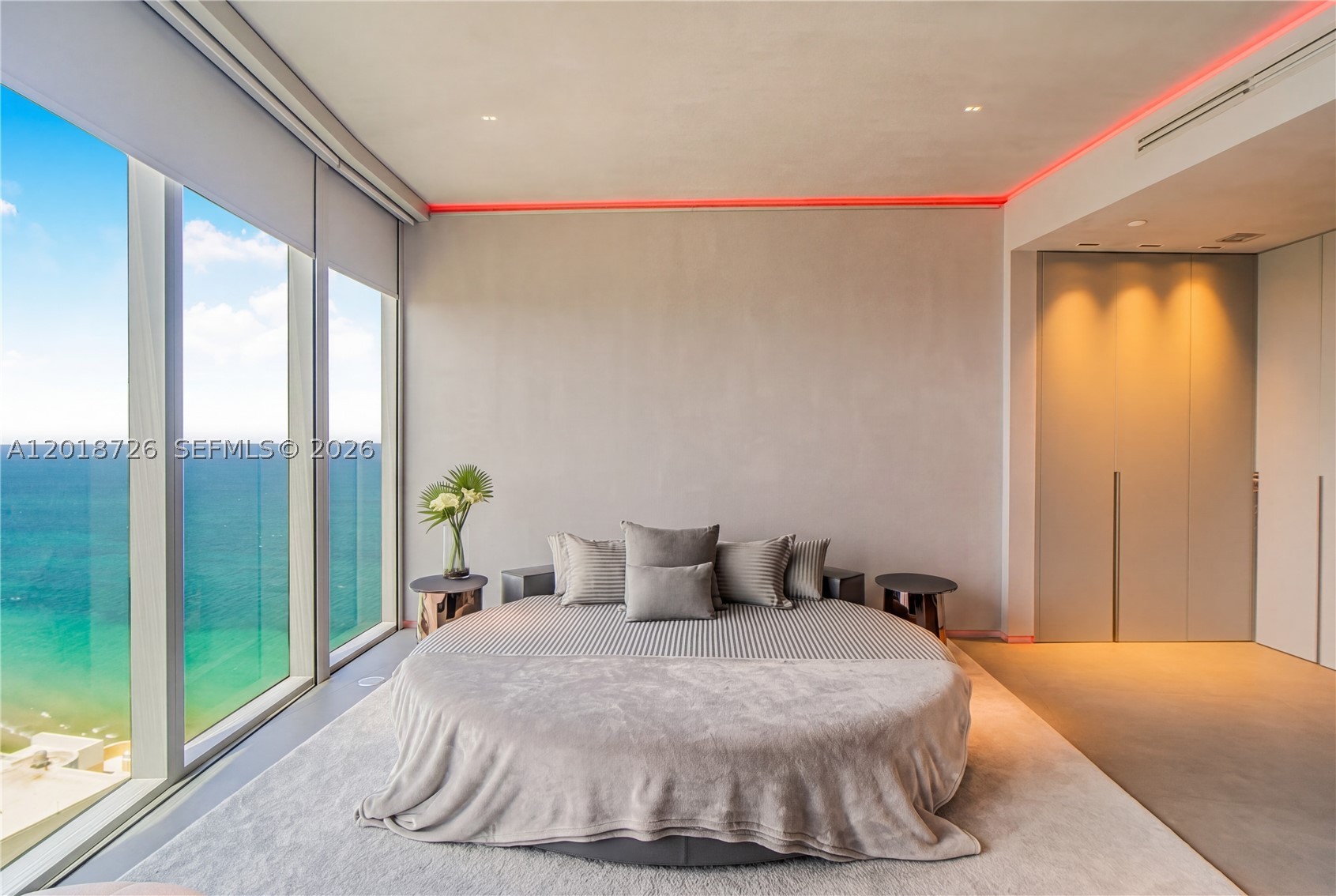 18555 COLLINS AVENUE COND - Residential