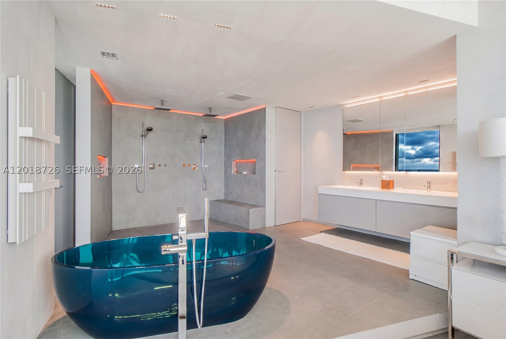 18555 COLLINS AVENUE COND - Residential