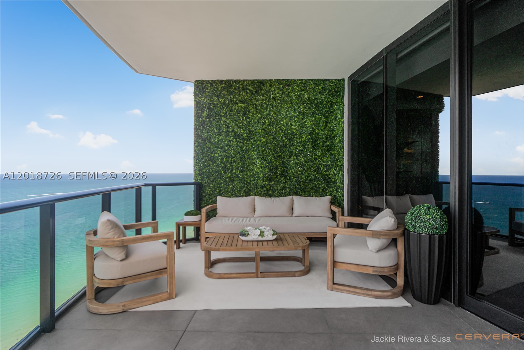 18555 COLLINS AVENUE COND - Residential
