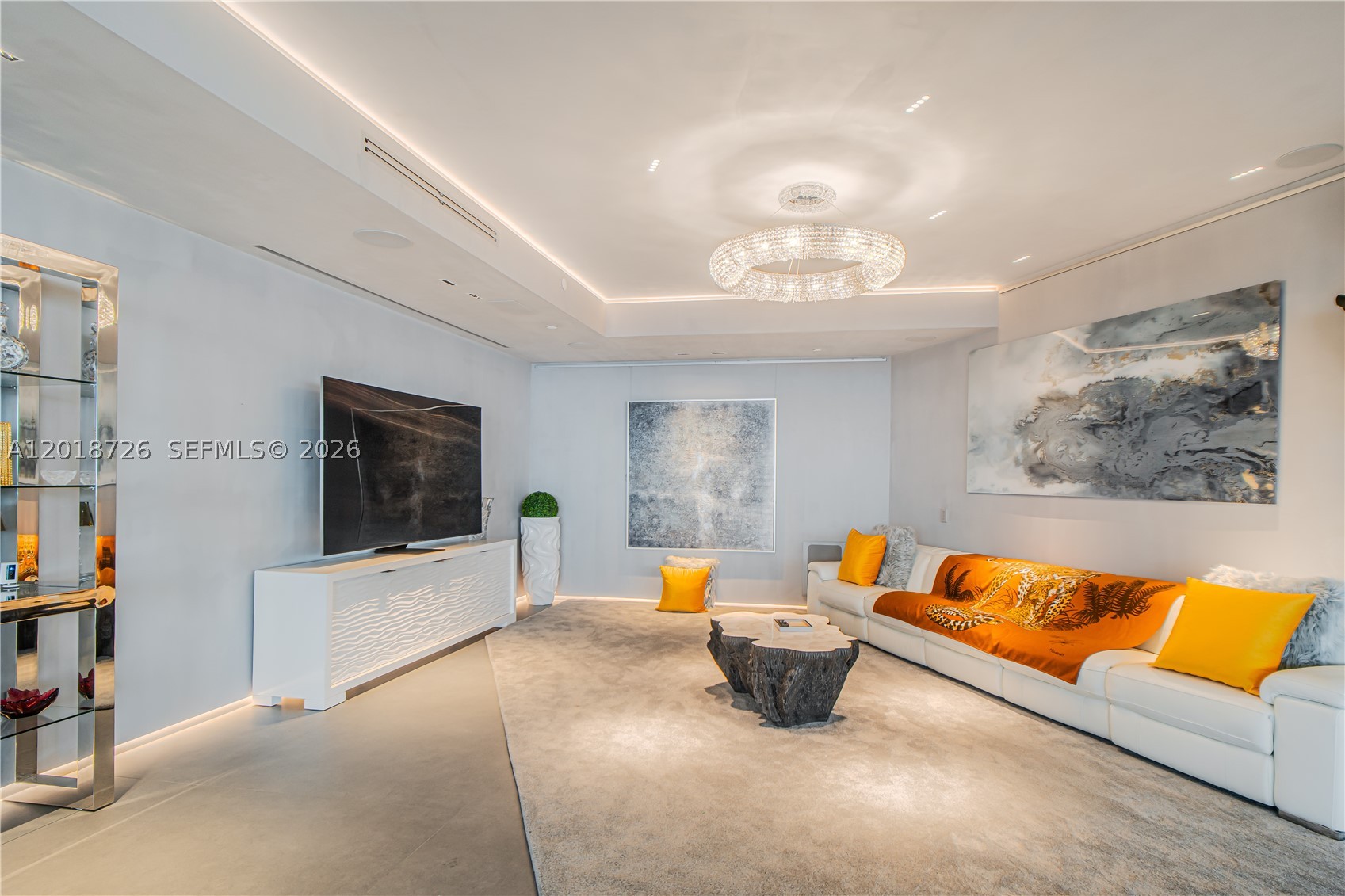 18555 COLLINS AVENUE COND - Residential