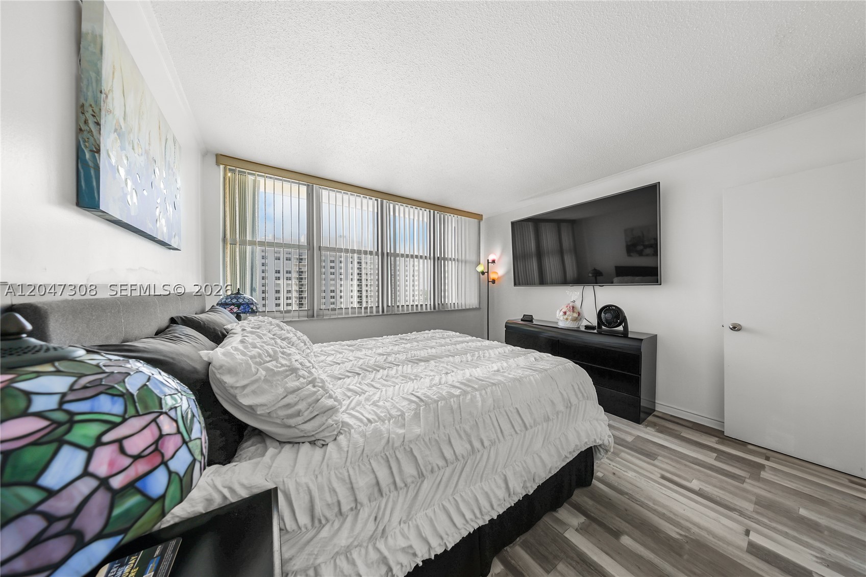 IMPERIAL TOWERS CONDO - Residential