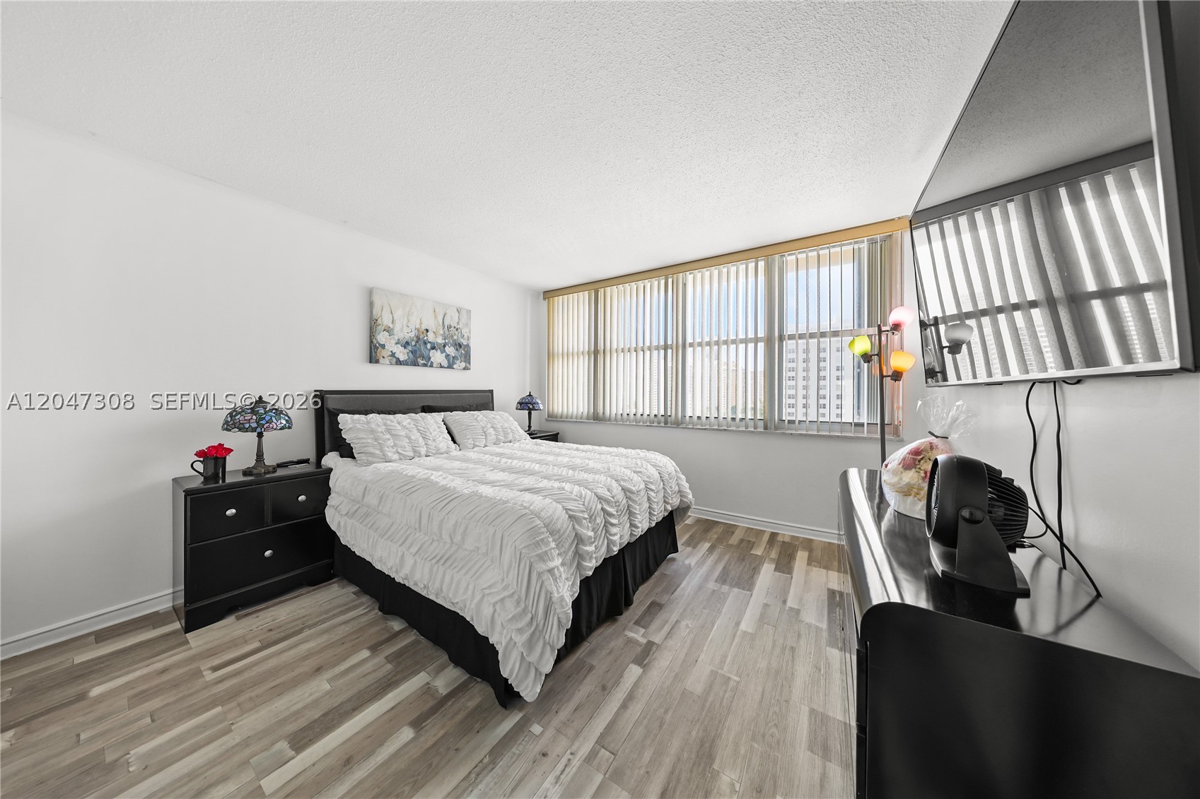 IMPERIAL TOWERS CONDO - Residential