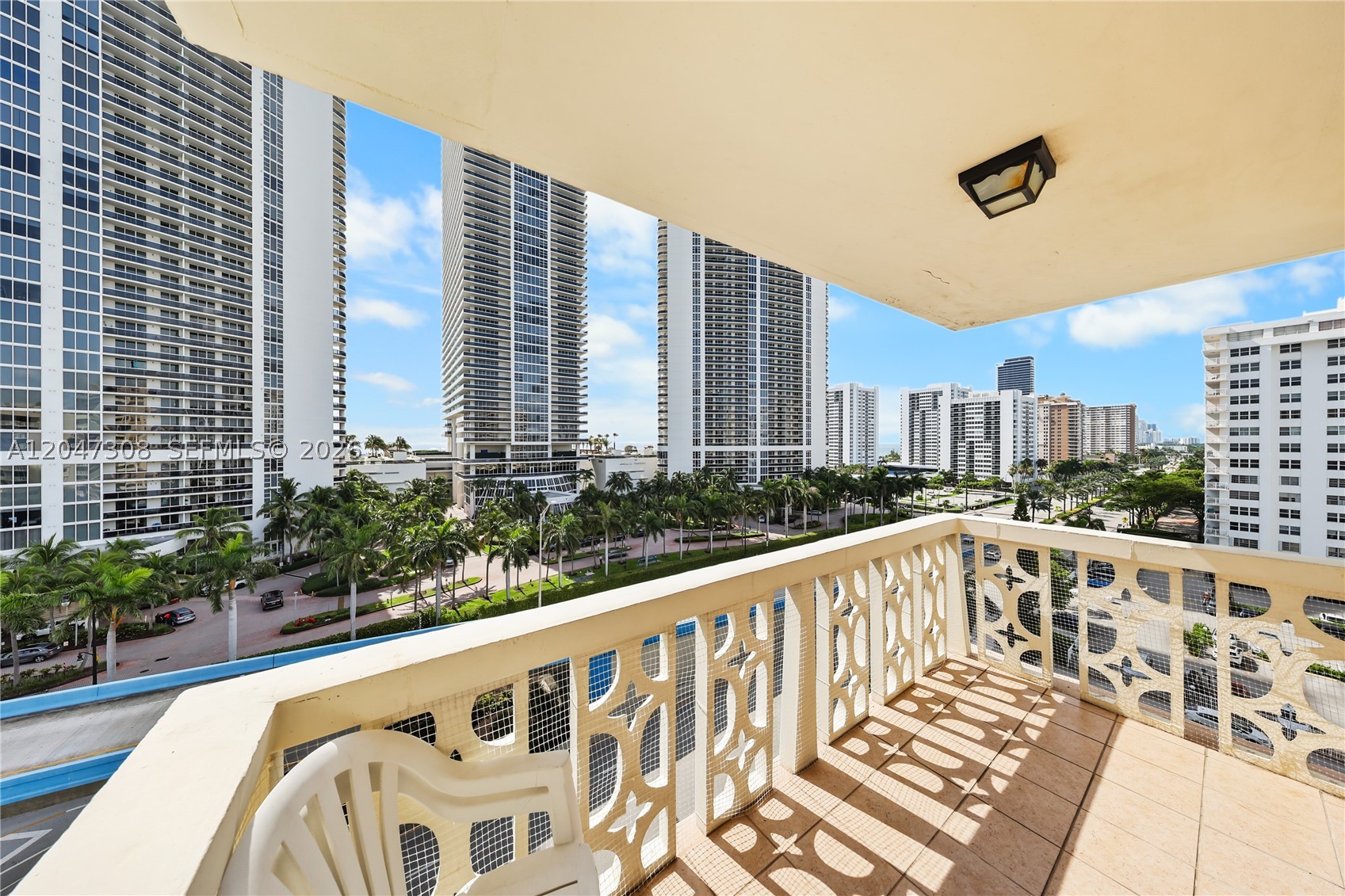 IMPERIAL TOWERS CONDO - Residential