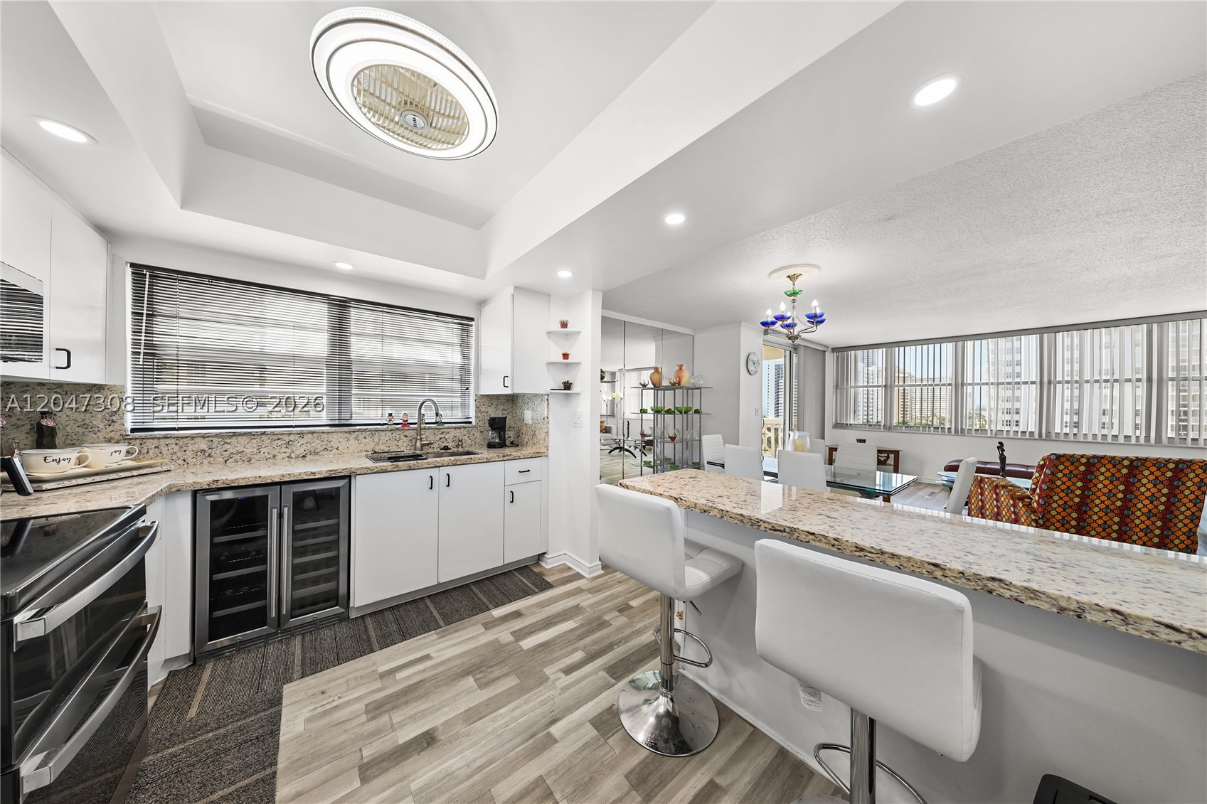 IMPERIAL TOWERS CONDO - Residential