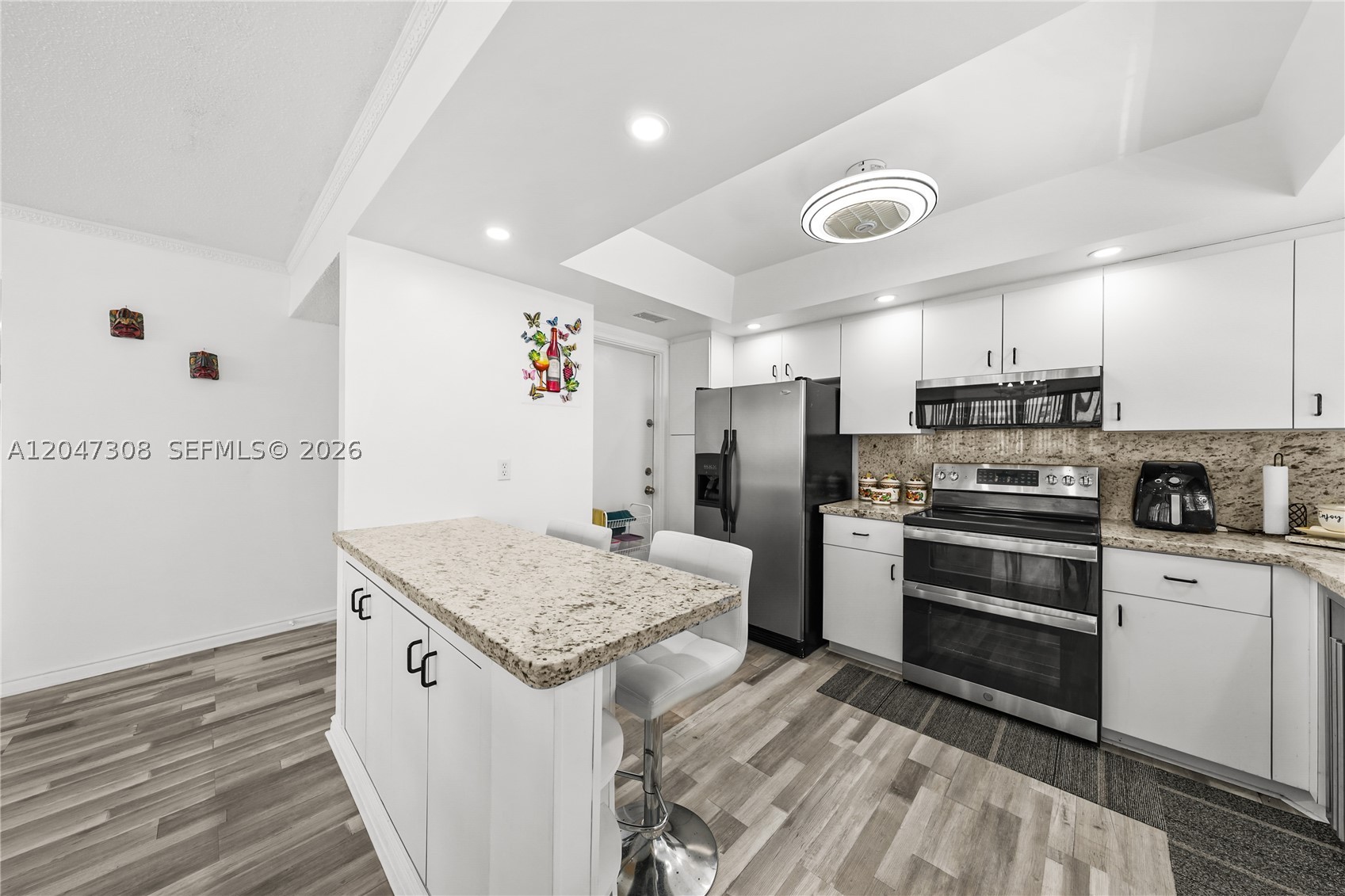 IMPERIAL TOWERS CONDO - Residential