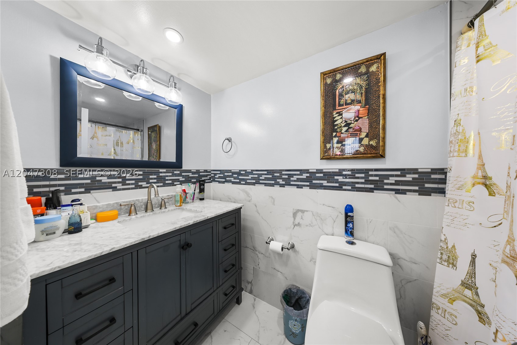 IMPERIAL TOWERS CONDO - Residential