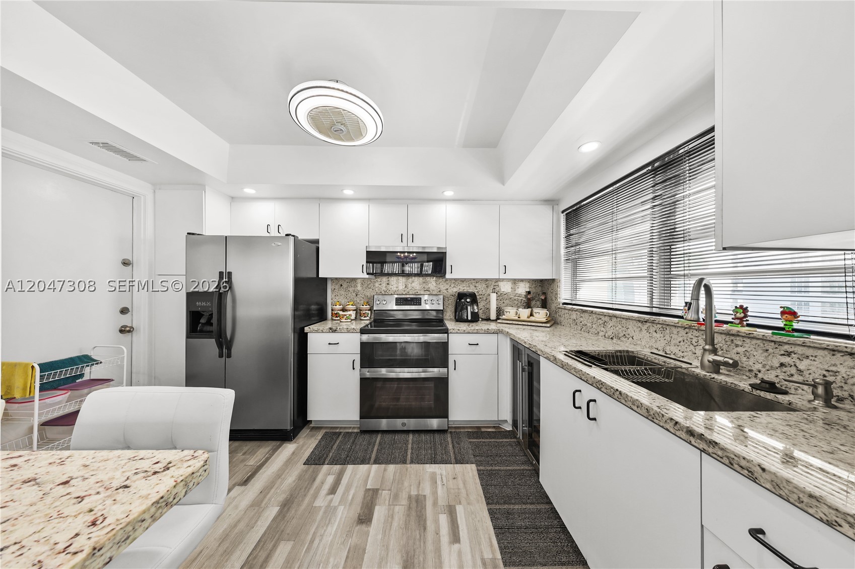 IMPERIAL TOWERS CONDO - Residential