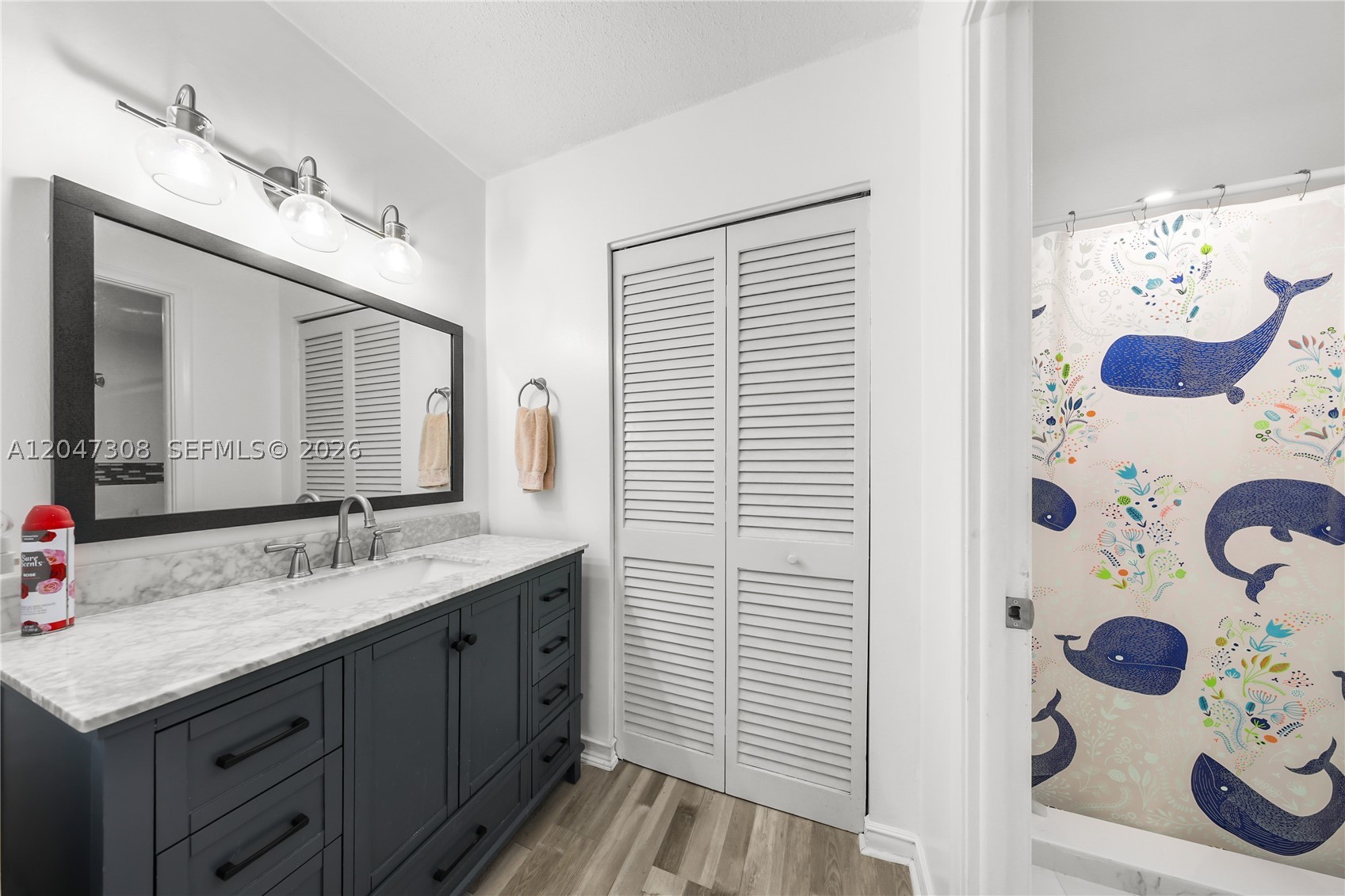 IMPERIAL TOWERS CONDO - Residential