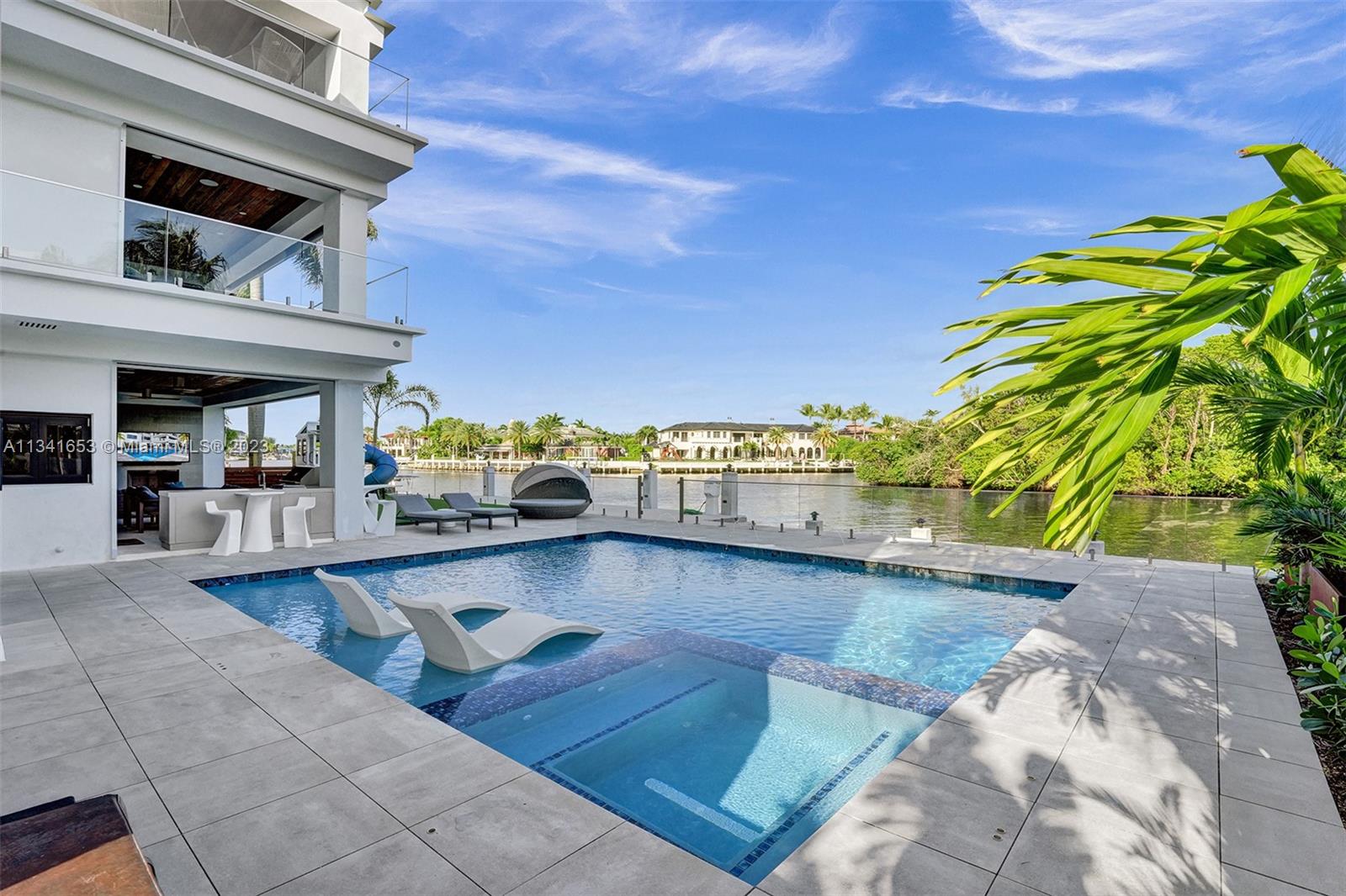 LITTLE HARBOR ON THE HILL - Residential
