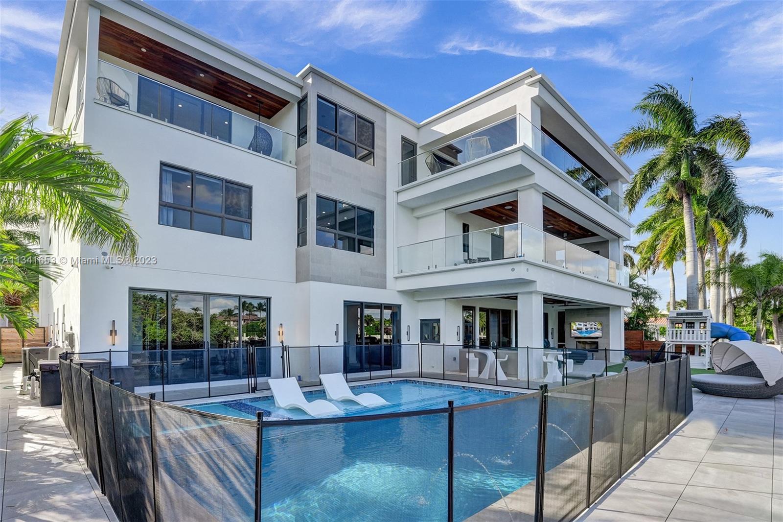 LITTLE HARBOR ON THE HILL - Residential