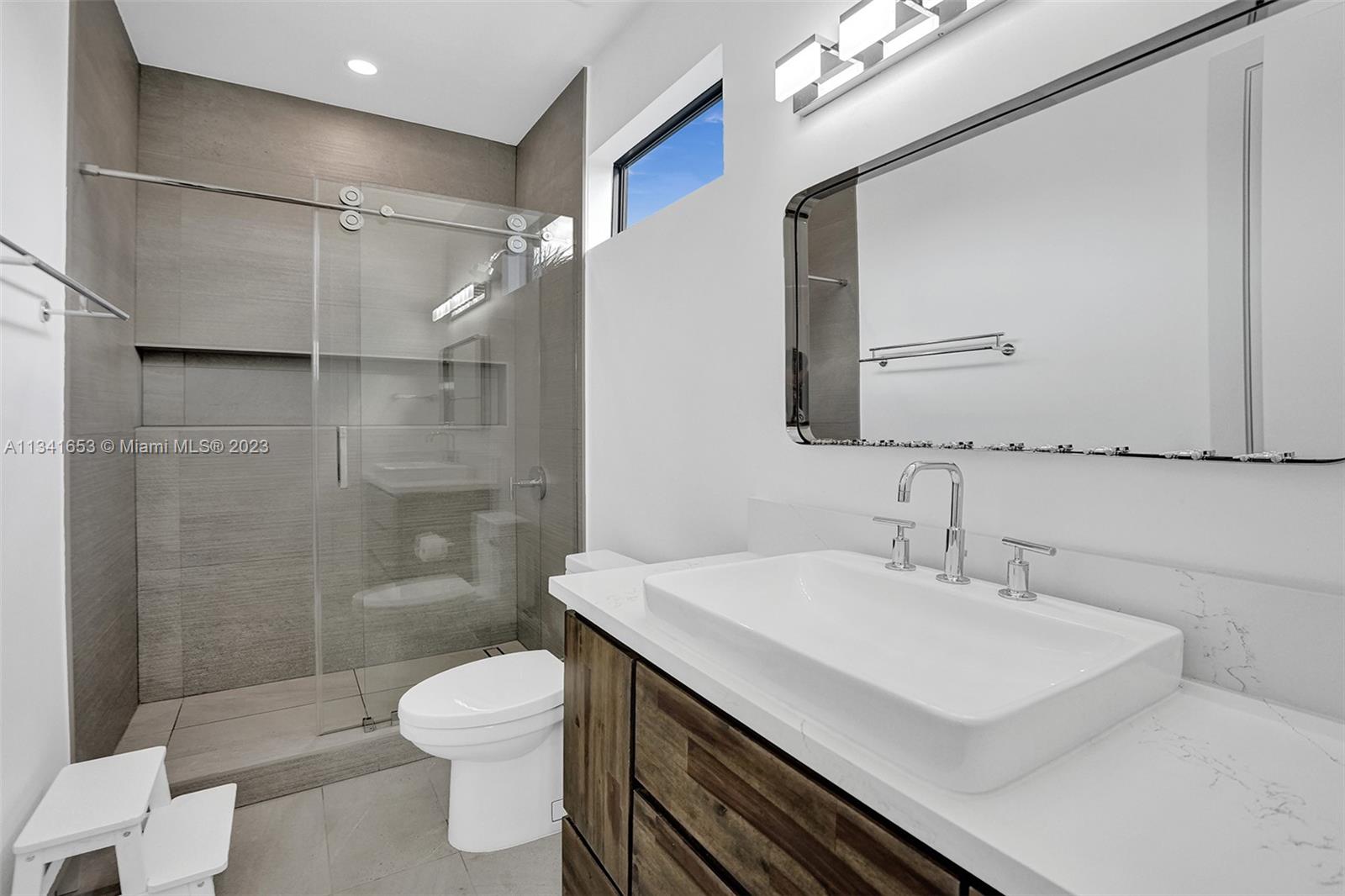 LITTLE HARBOR ON THE HILL - Residential