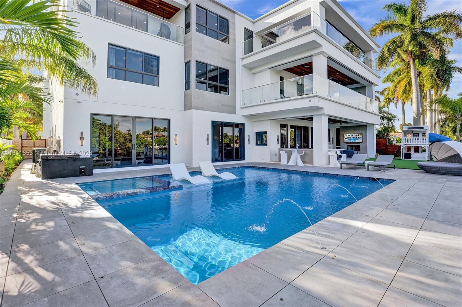 LITTLE HARBOR ON THE HILL - Residential