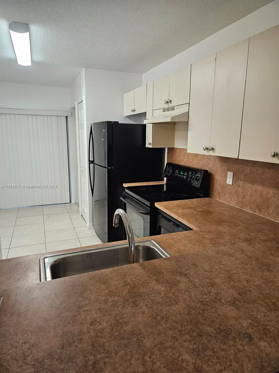 VENETIA GARDENS SOUTH CON - Residential