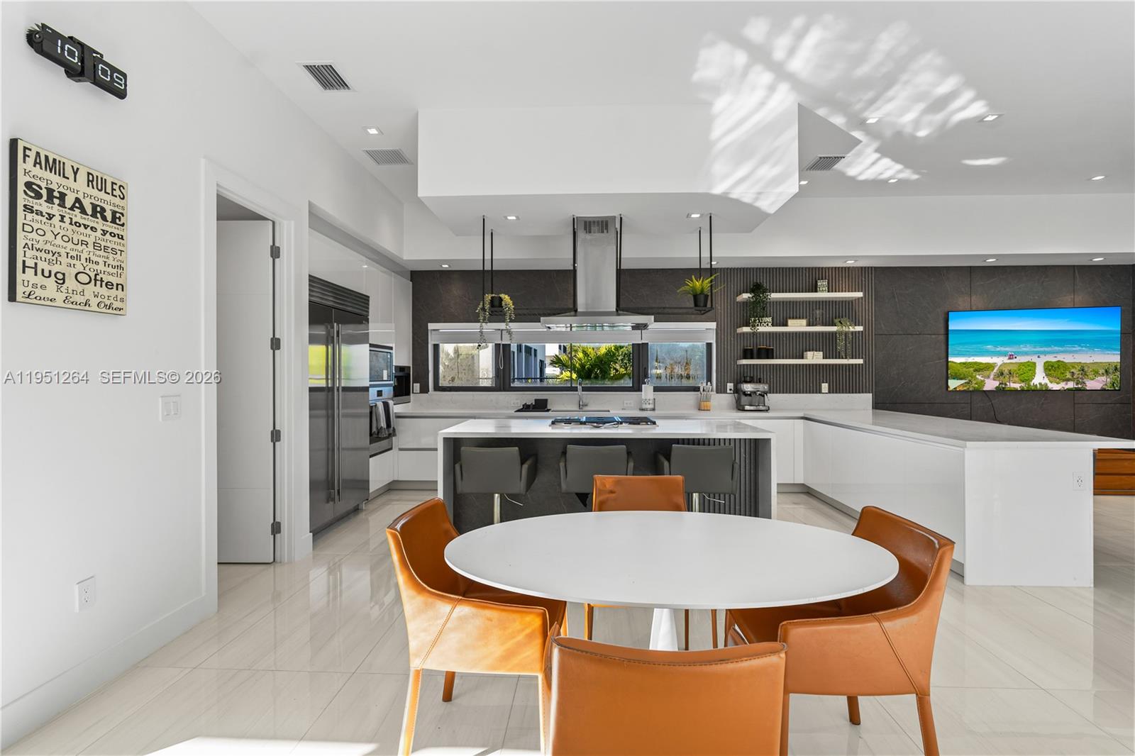 WESTON ESTATES - Residential