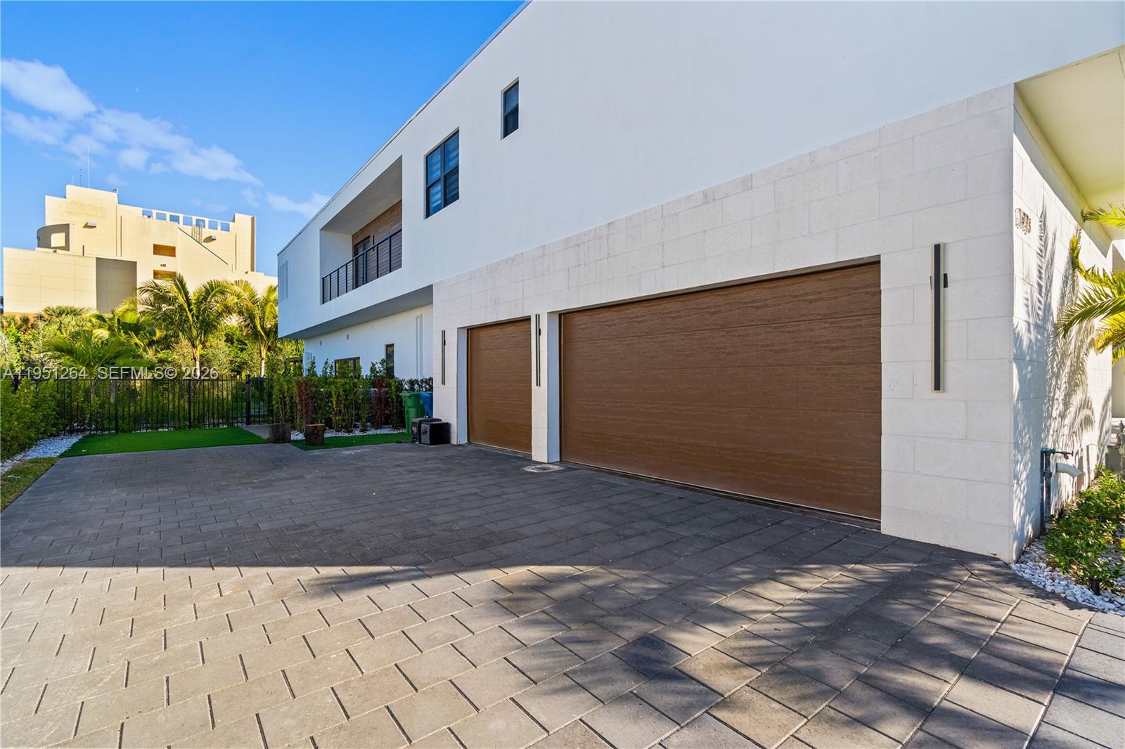 WESTON ESTATES - Residential