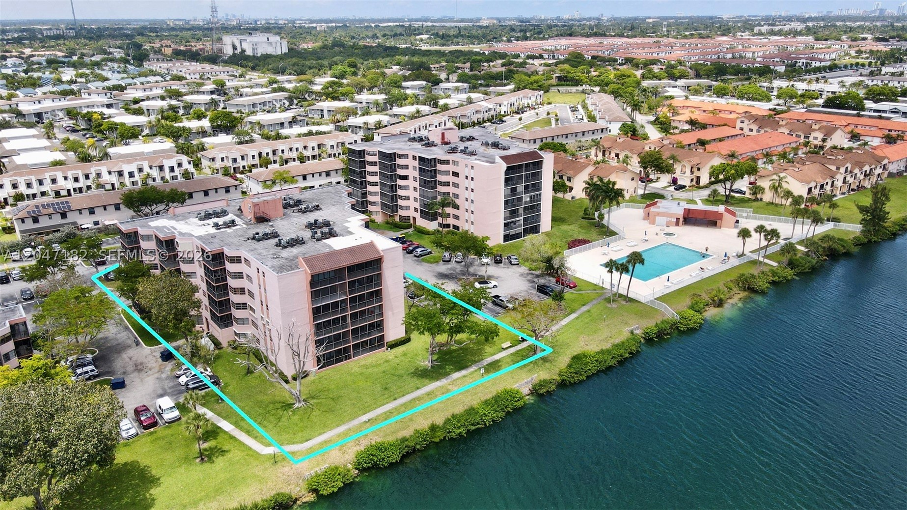 LAKEVIEW OF THE CALF CLUB - Residential Lease