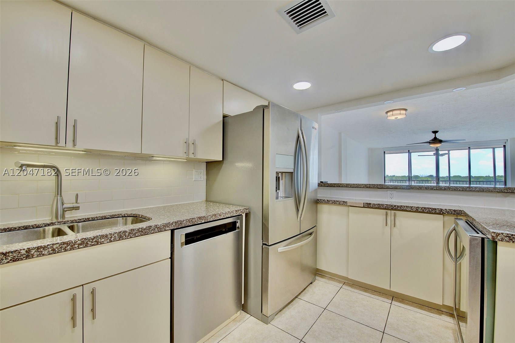 LAKEVIEW OF THE CALF CLUB - Residential Lease