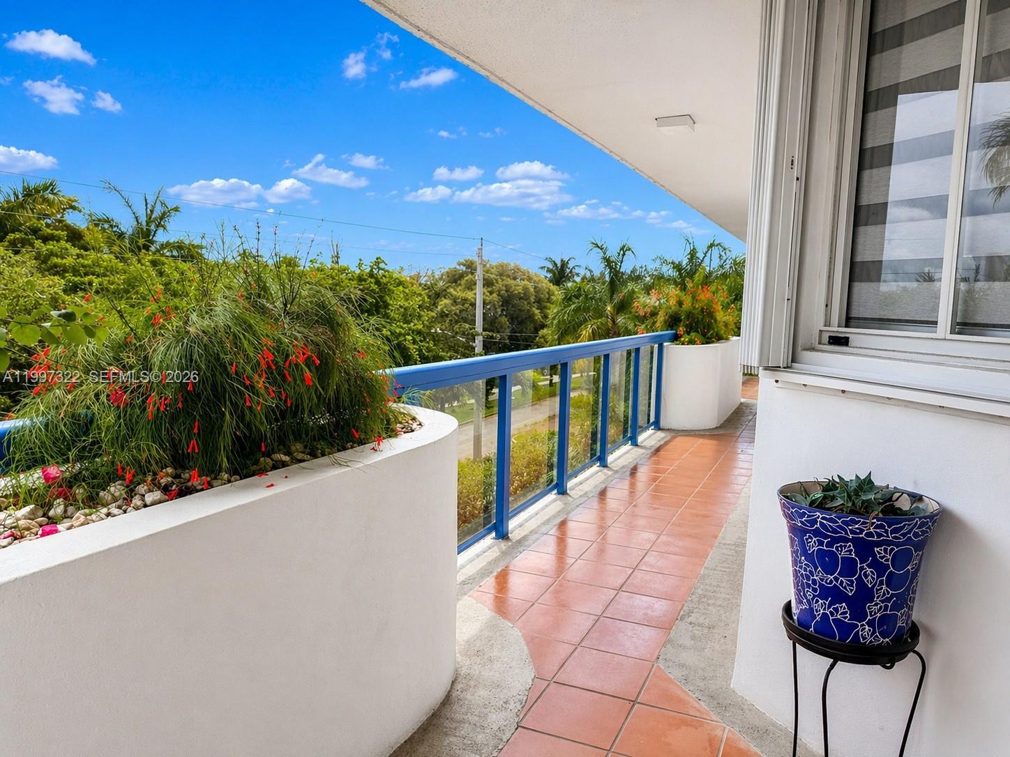 THE PALMS CONDO - Residential