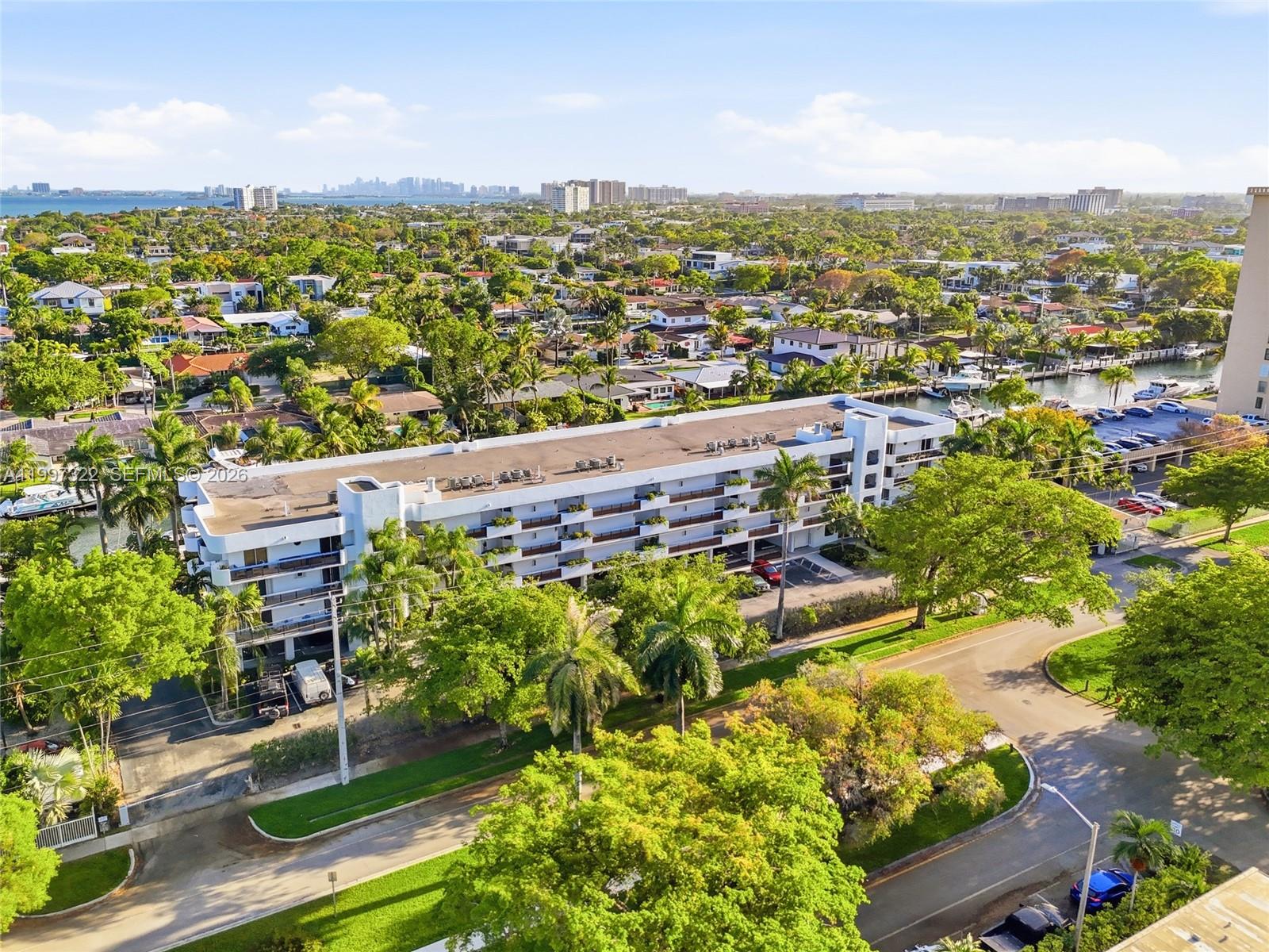 THE PALMS CONDO - Residential