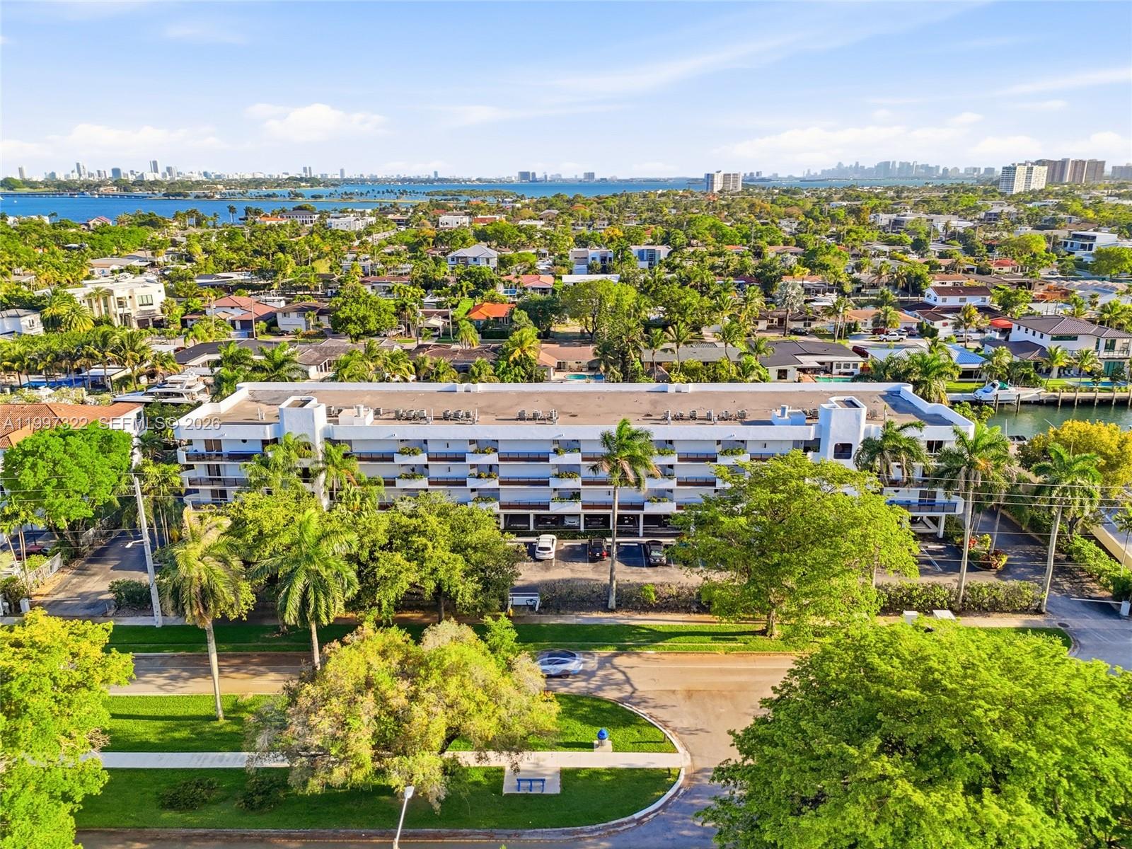 THE PALMS CONDO - Residential