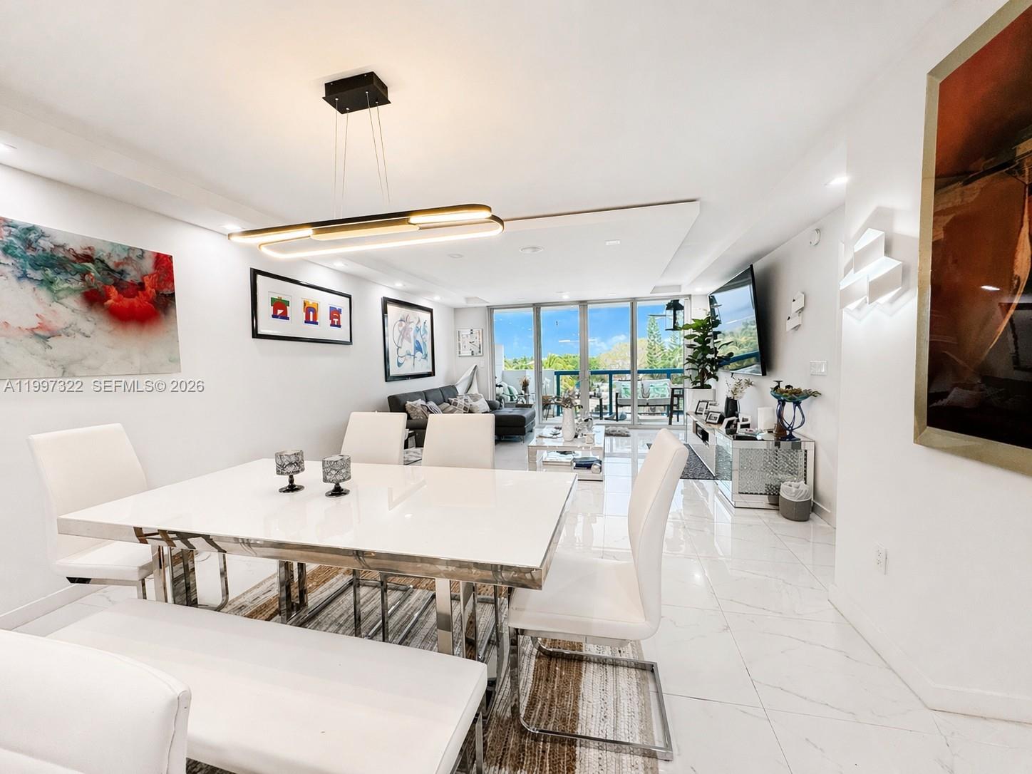 THE PALMS CONDO - Residential