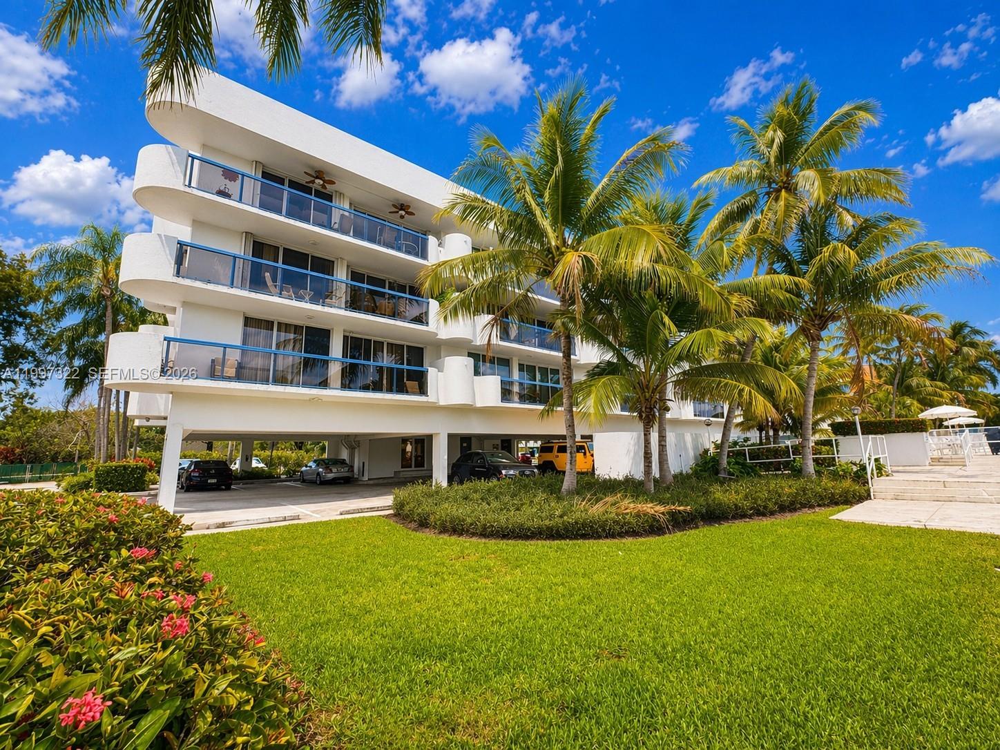 THE PALMS CONDO - Residential