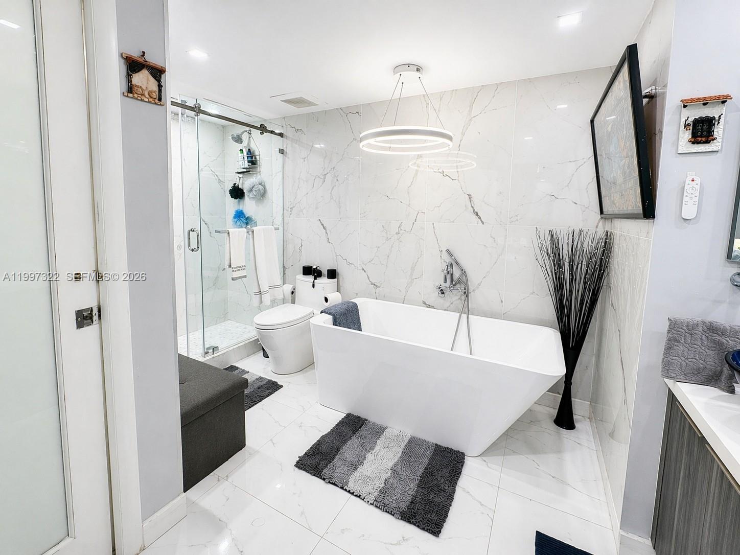 THE PALMS CONDO - Residential