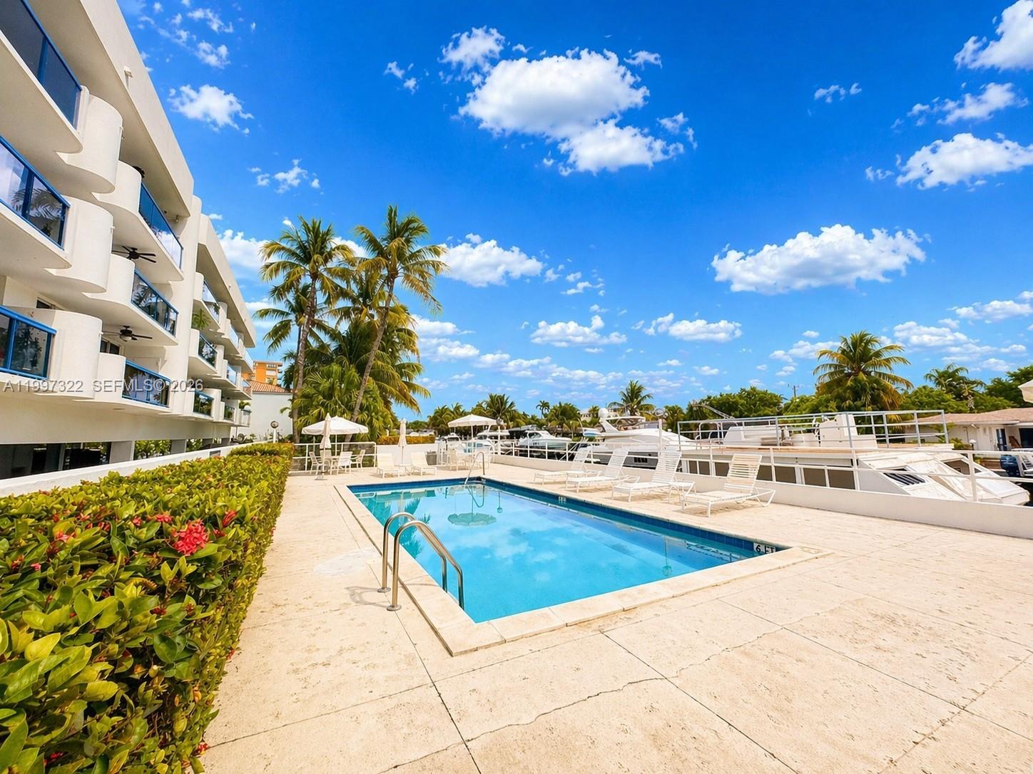 THE PALMS CONDO - Residential