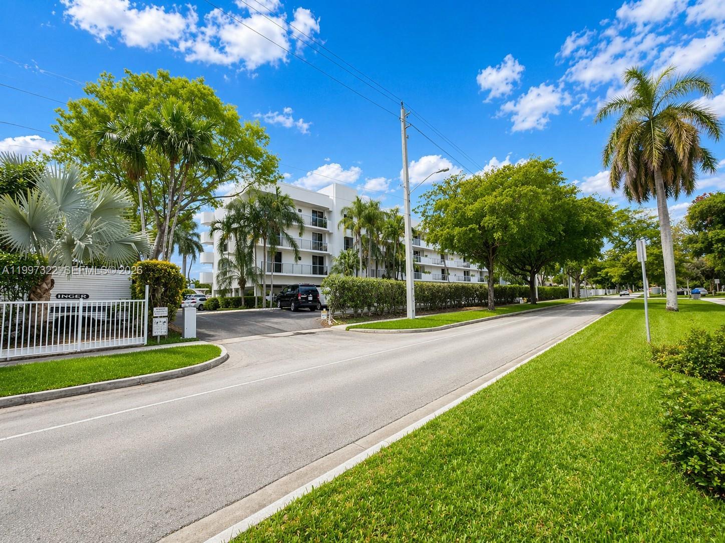 THE PALMS CONDO - Residential