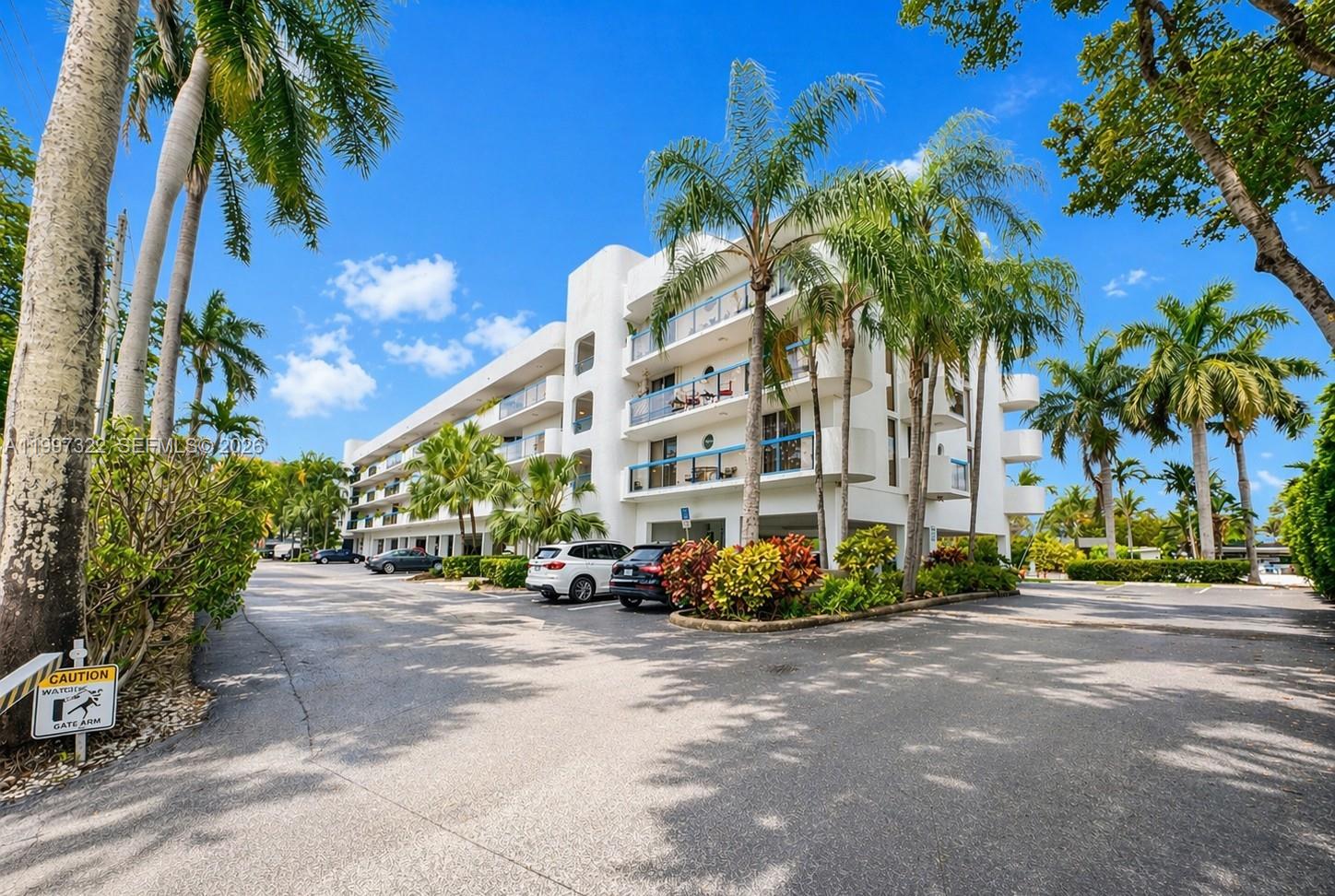 THE PALMS CONDO - Residential