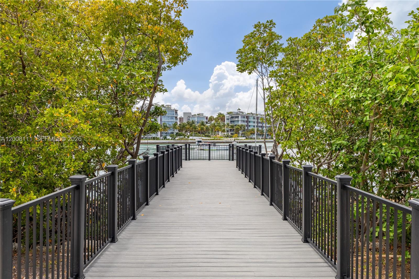 SUNSET HARBOUR SOUTH COND - Residential
