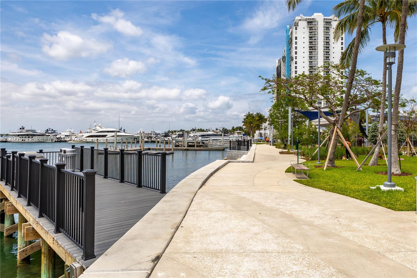 SUNSET HARBOUR SOUTH COND - Residential