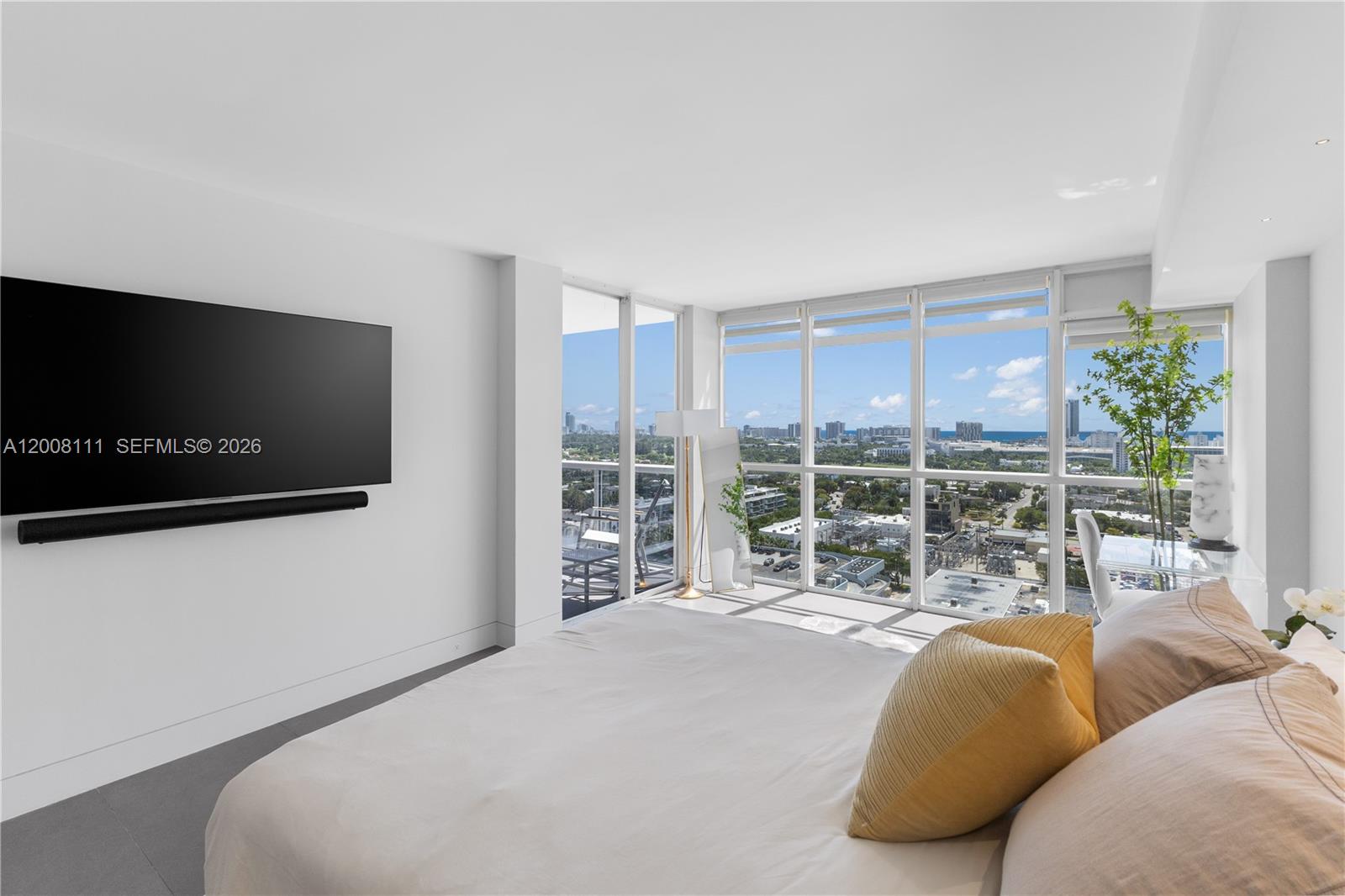 SUNSET HARBOUR SOUTH COND - Residential