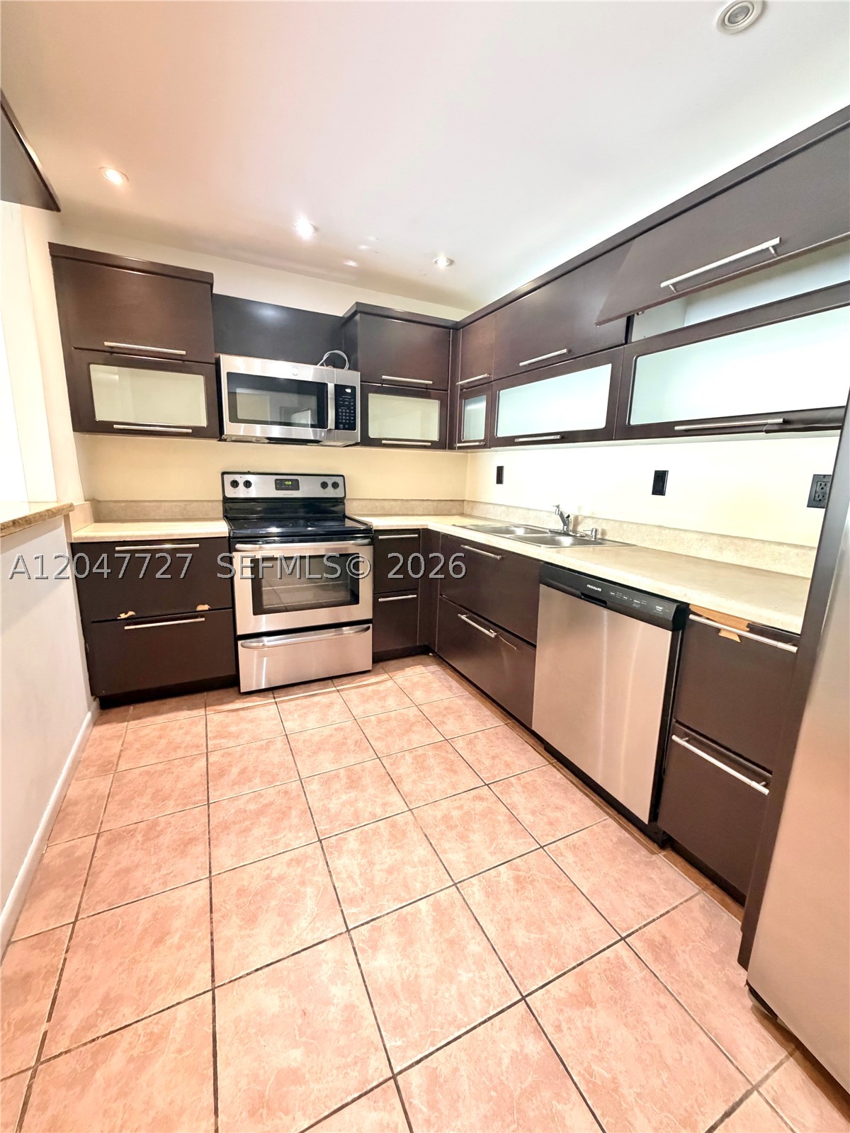 OCEANVIEW BUILDING B COND - Residential