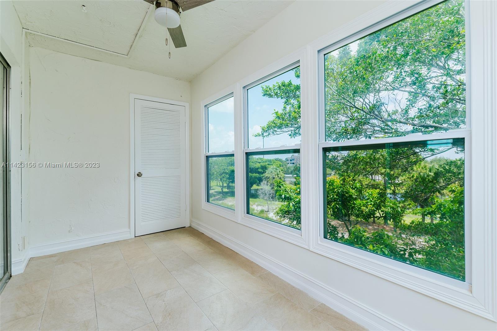 LAKESIDE VILLAGE CONDO 10 - Residential