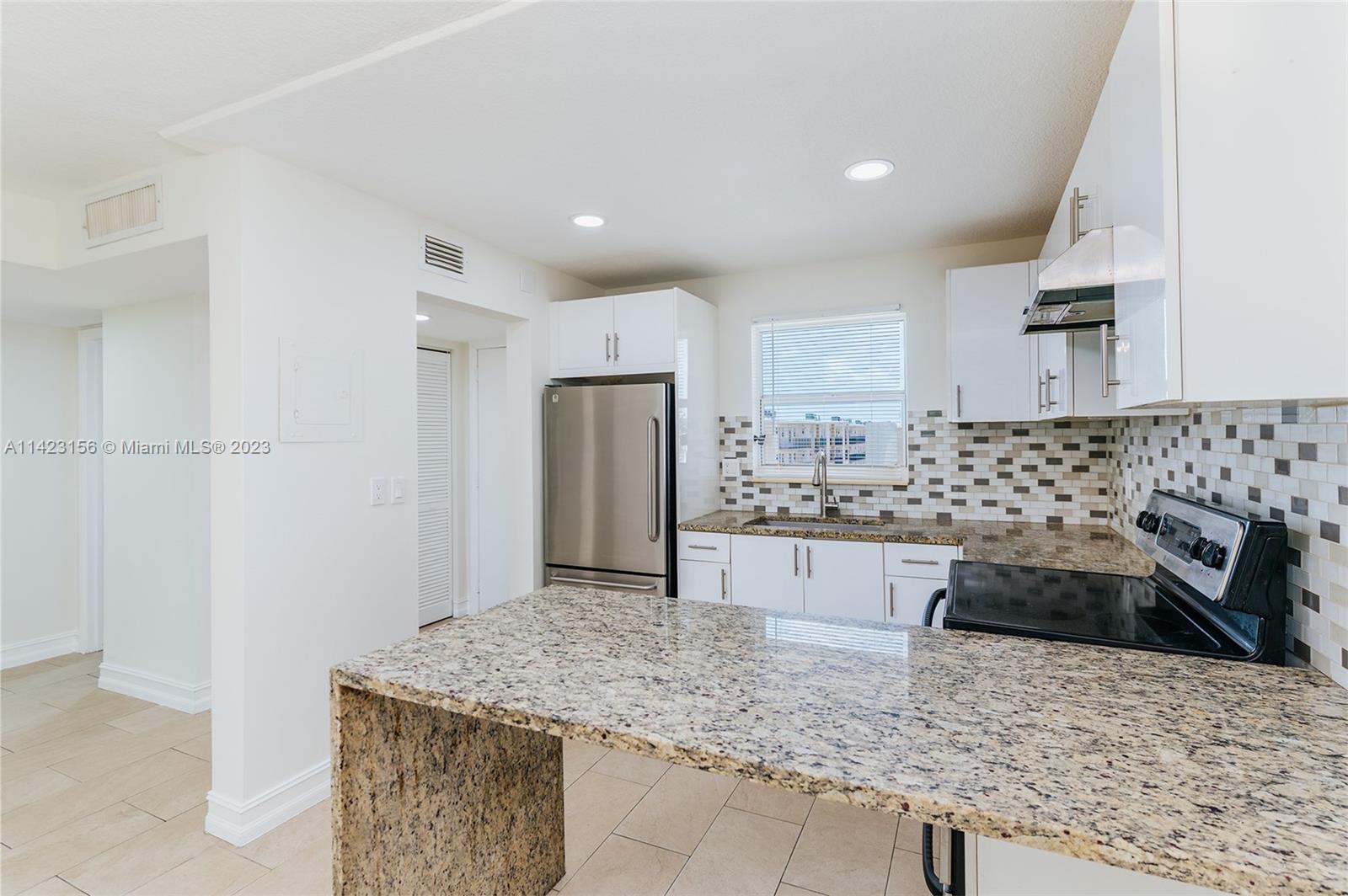 LAKESIDE VILLAGE CONDO 10 - Residential