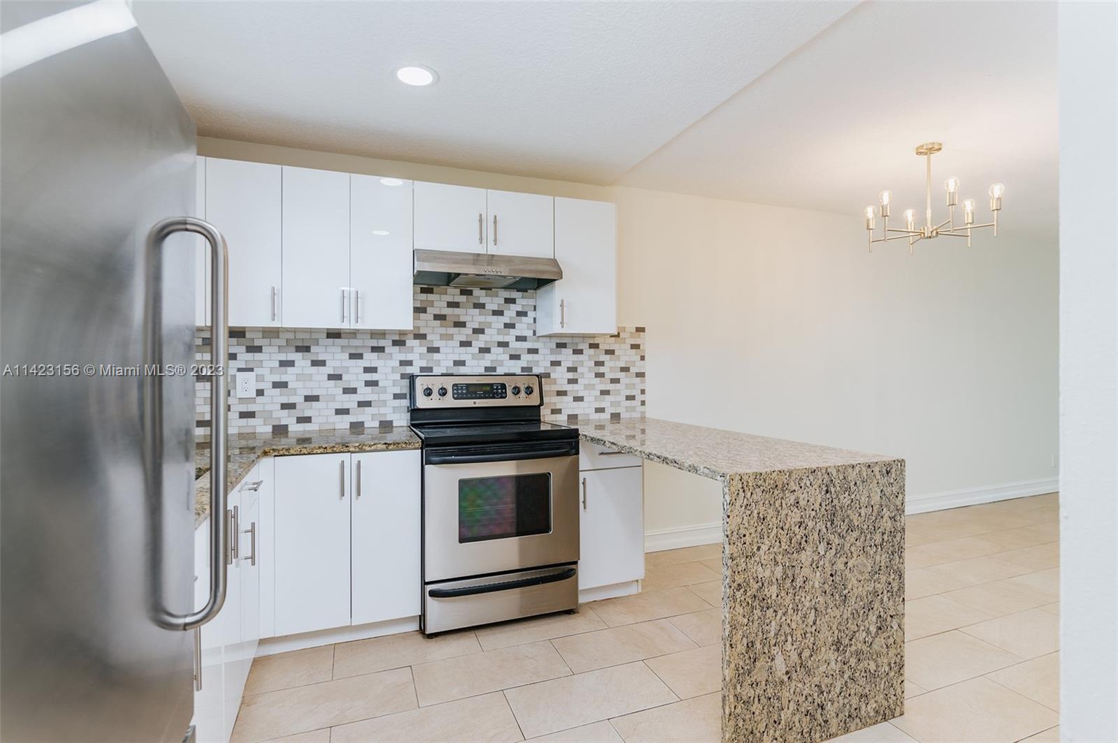 LAKESIDE VILLAGE CONDO 10 - Residential