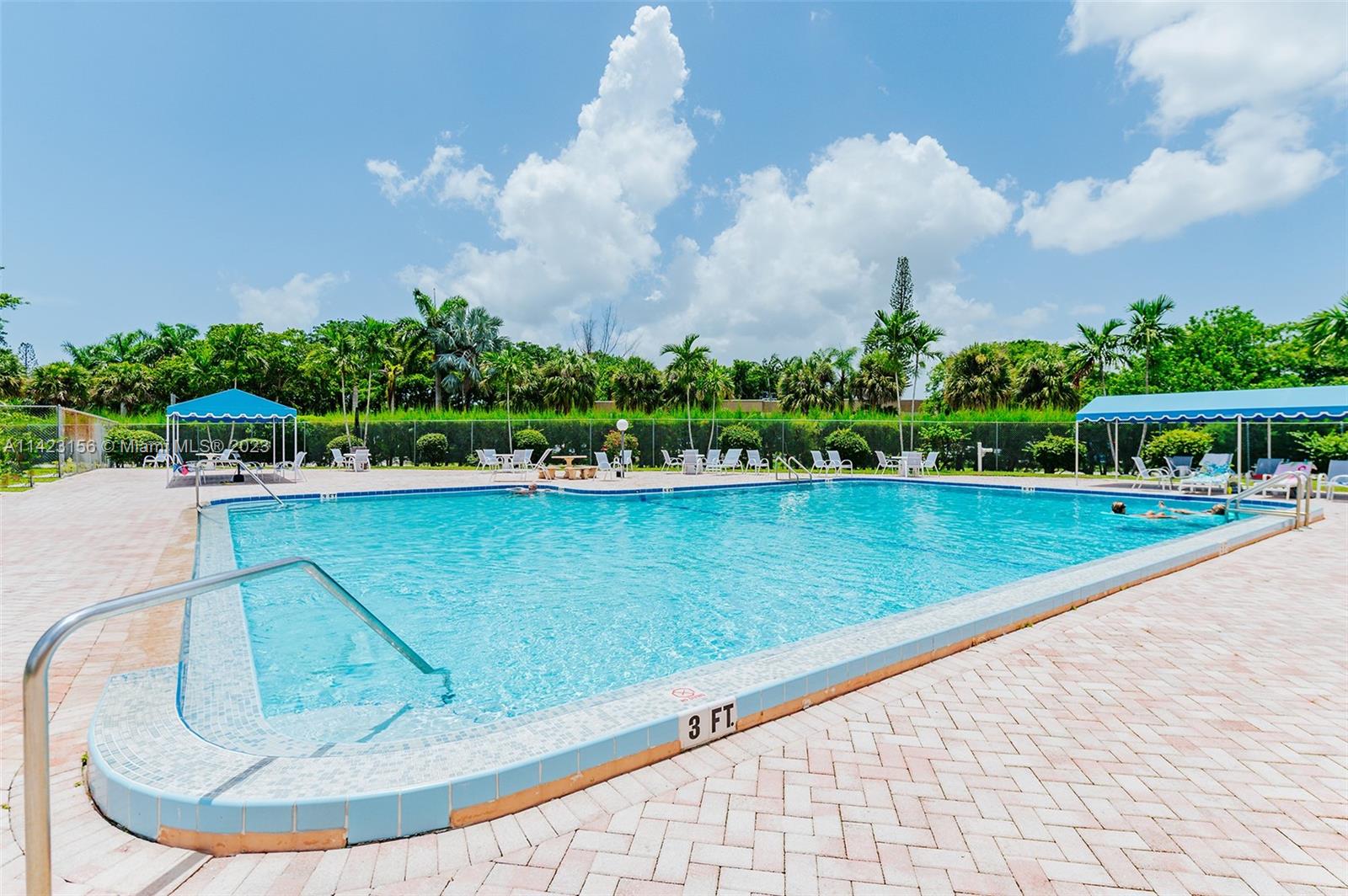 LAKESIDE VILLAGE CONDO 10 - Residential