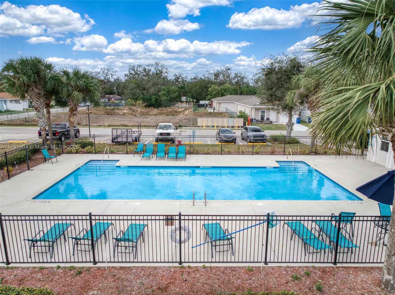 Las Villas at Kenilworth - Residential