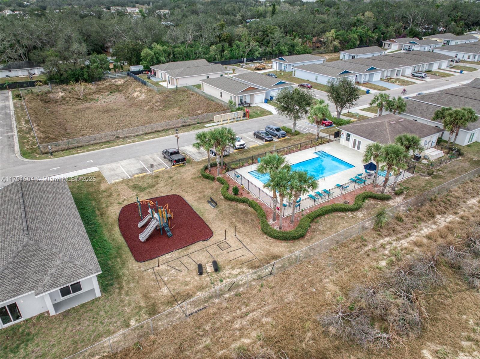 Las Villas at Kenilworth - Residential