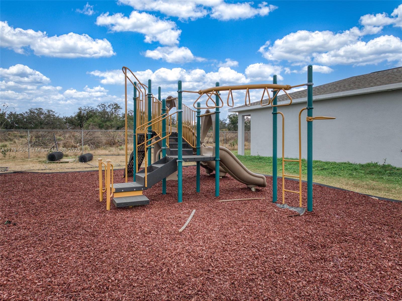 Las Villas at Kenilworth - Residential