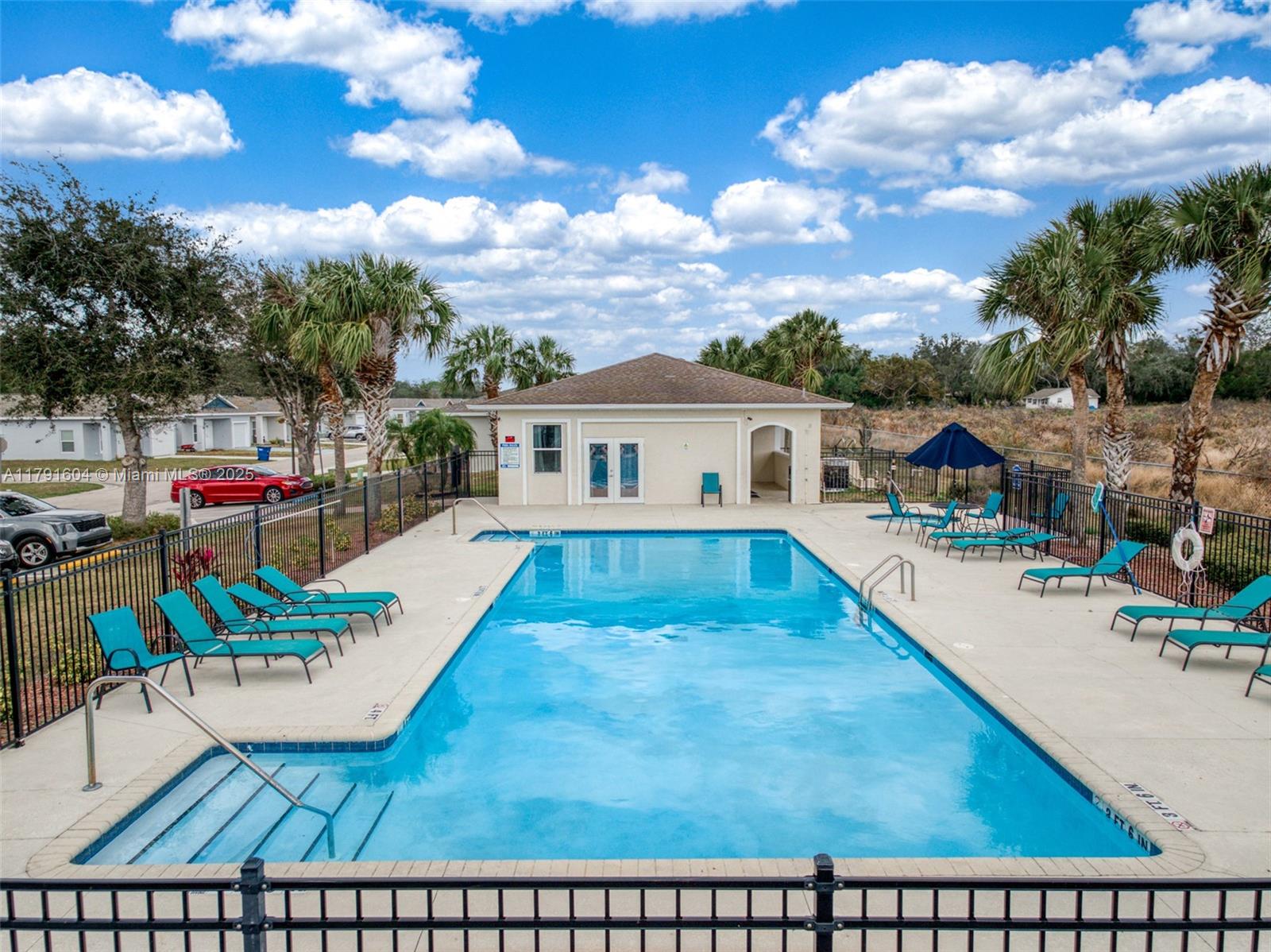 Las Villas at Kenilworth - Residential