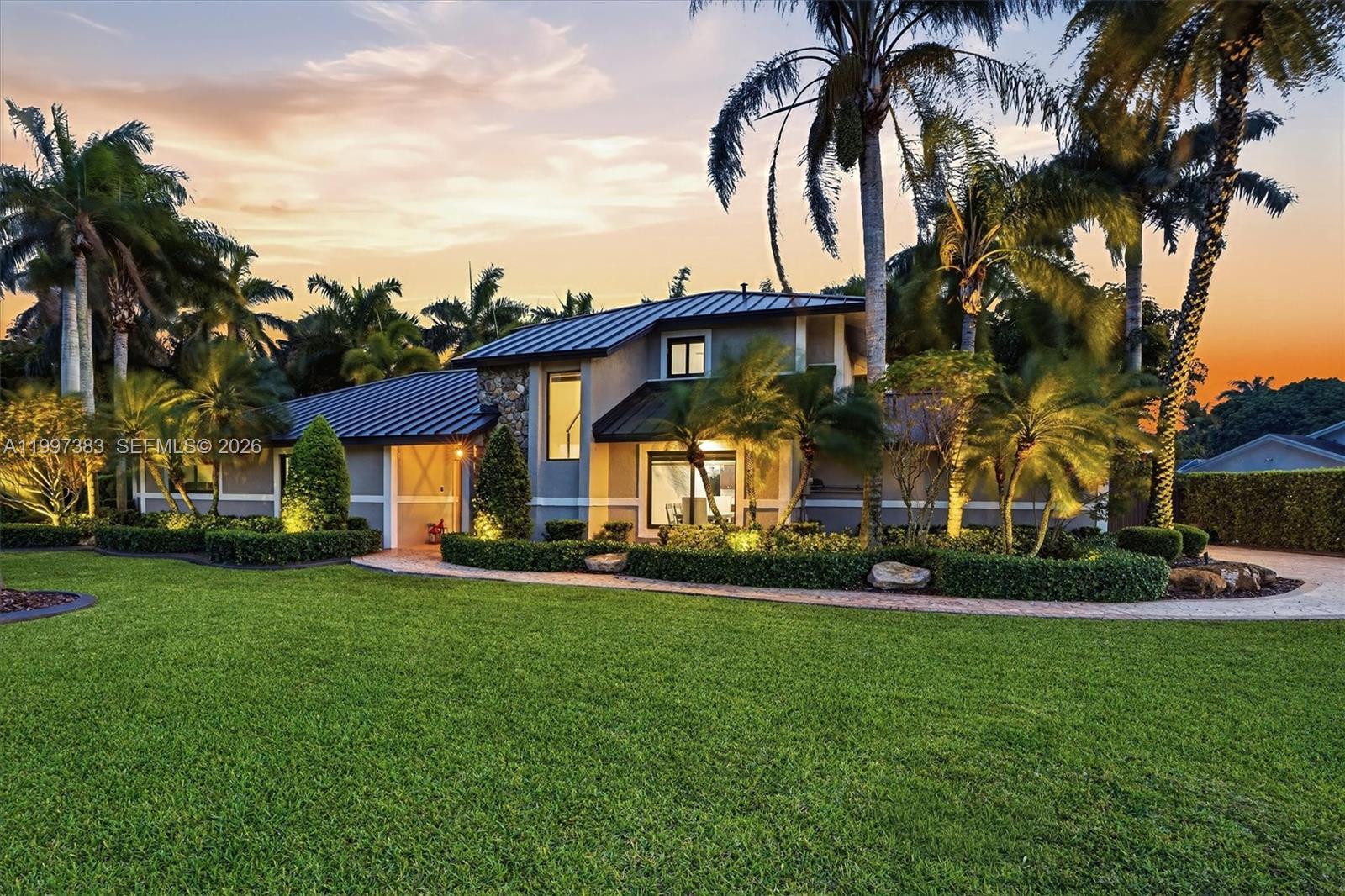 KINGS GROVE - Residential